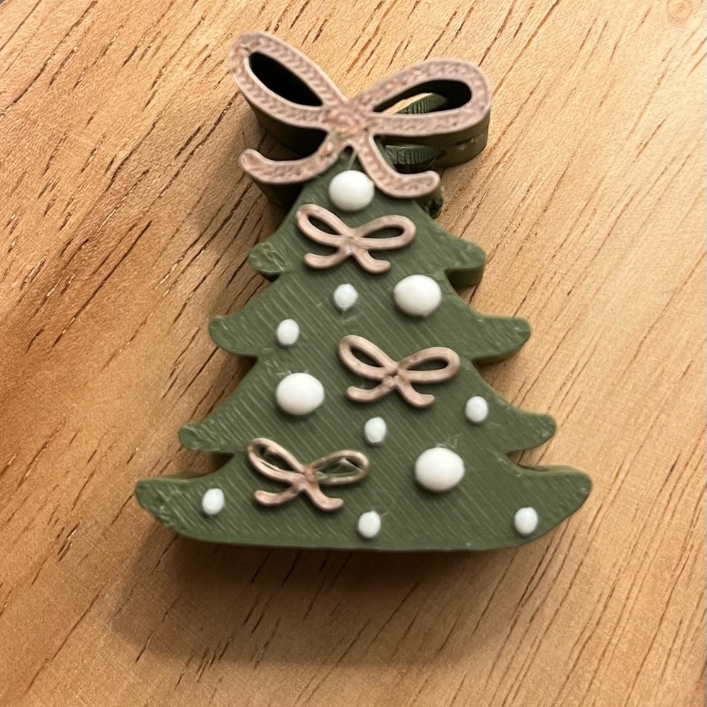 Green Christmas Tree Straw Charm with bows
